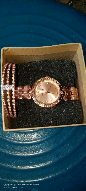 New Classy Beautiful Fashion women. Watch and Free Bracelet set for Women & Girls