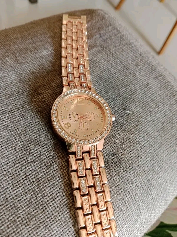 Rose Gold New Arrival Analog Bracelet Stylish Fancy Analog Watch For Girls