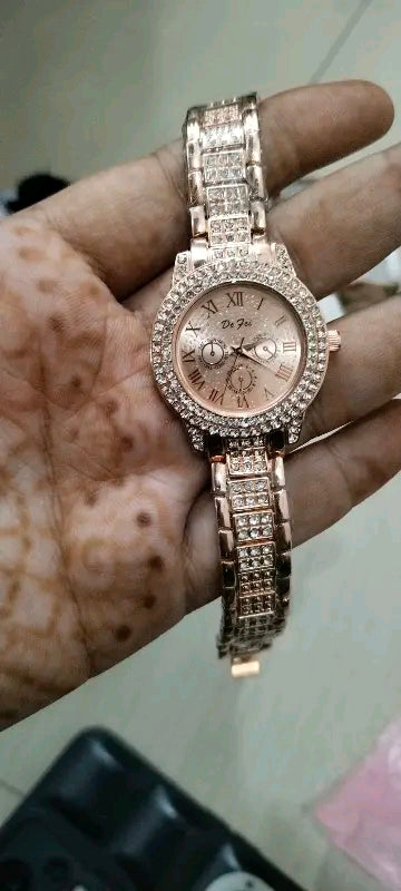 Latest shiny Cristal diamond premium quality analog watch