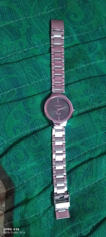 Unique round dail high quality stainless steel chain watches for girls and women