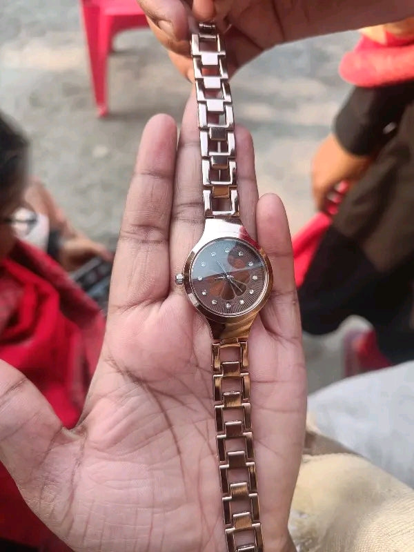 Designer Shine Round Dial Watches for Girls