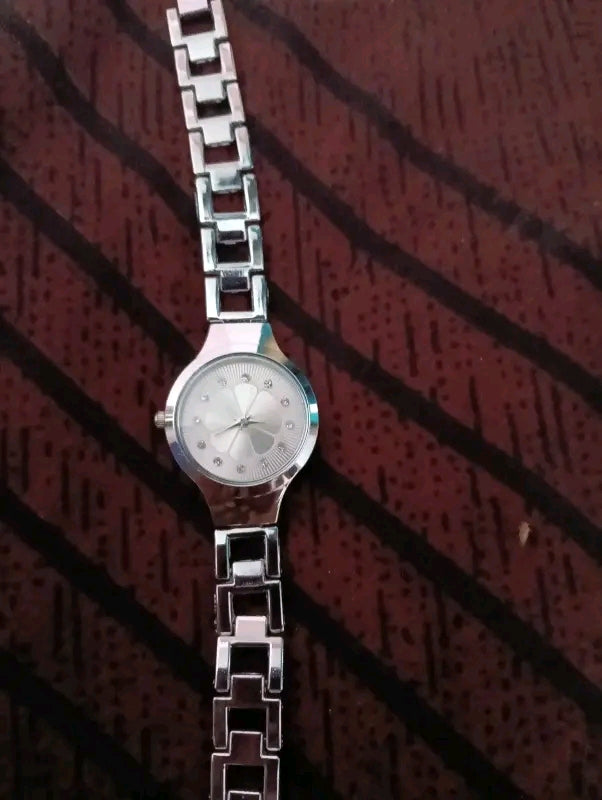 Designer Shine Round Dial Watches for Girls