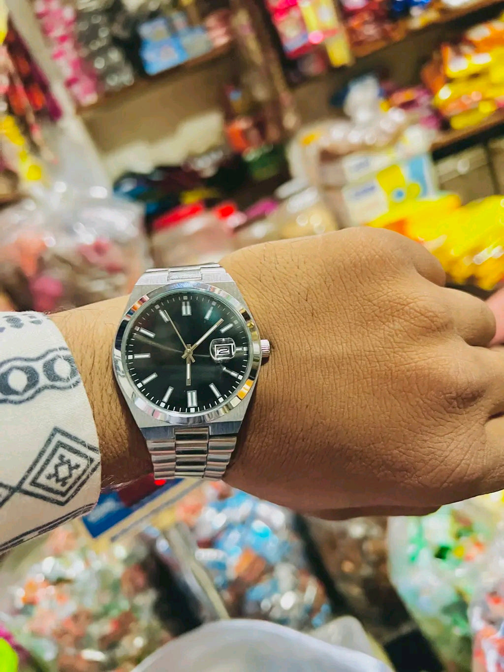 Men's Stylish Gold Dial Analog Date Watch