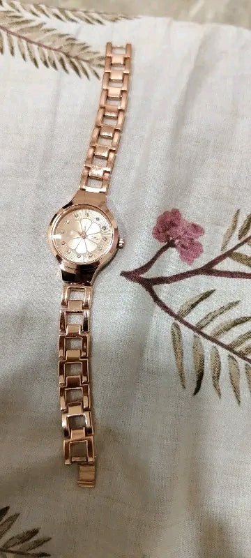 Designer Shine Round Dial Watches for Girls